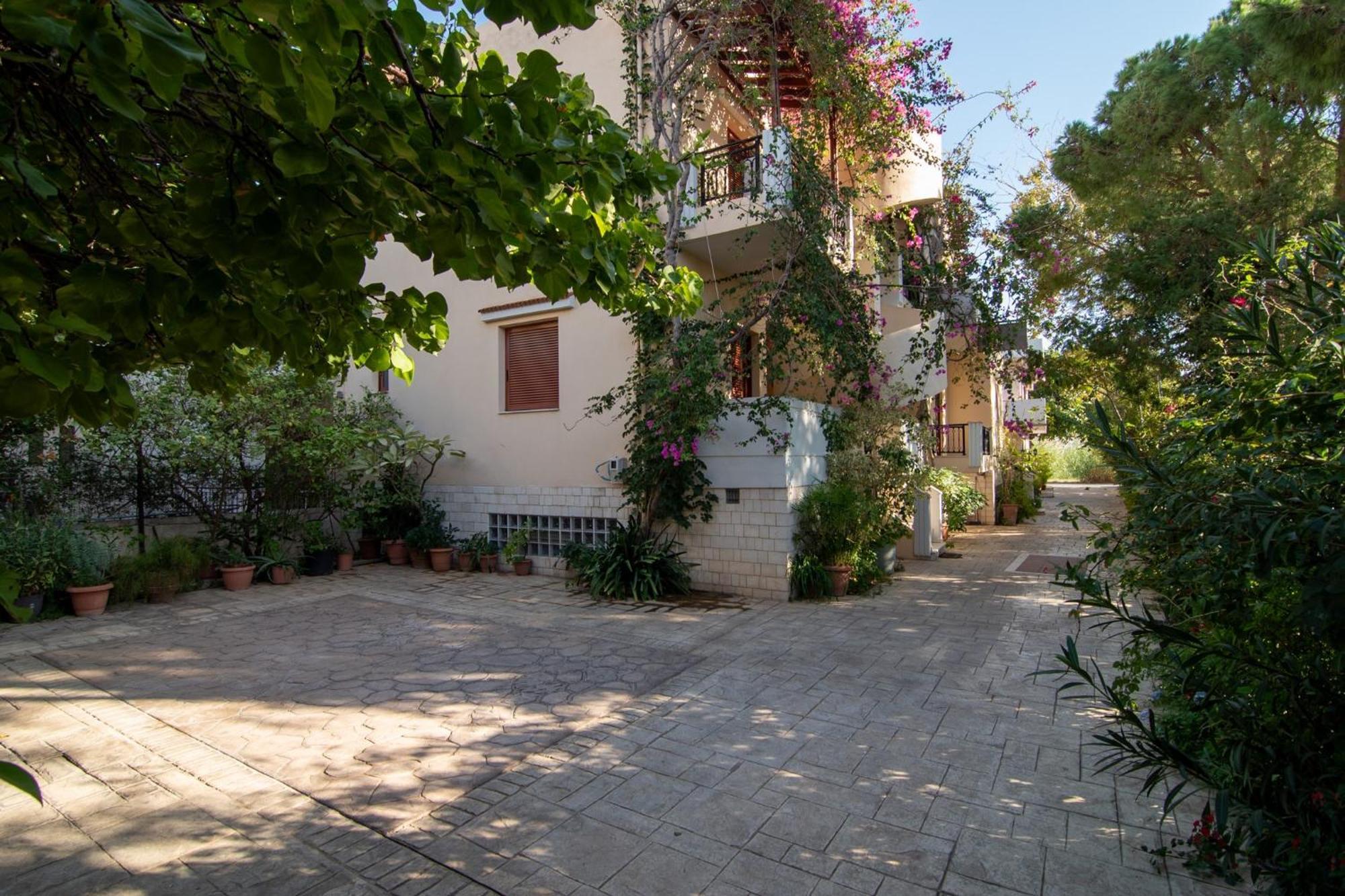 Virginia Studios Palaiochora Exterior photo