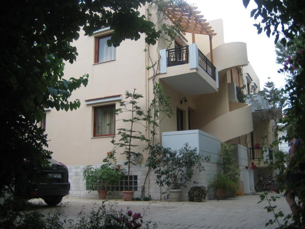 Virginia Studios Palaiochora Exterior photo